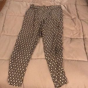 H&M patterned pant 🔲🖤🔲